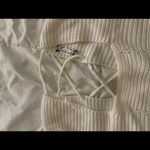 Knitted crop top NWOT‼️ - Picture 4 of 4